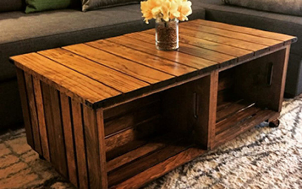 Простая деревянная мебель